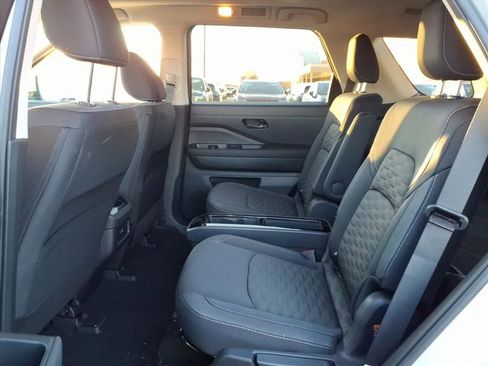 New 2025 Nissan Pathfinder SV image 29