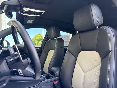 Certified 2022 Porsche Macan GTS AWD/4WD image 5