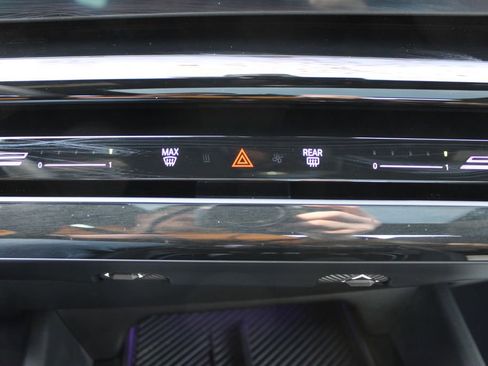 Used 2024 BMW 530i xDrive w/ Executive Package image 22