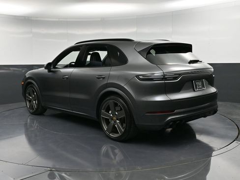 Certified 2021 Porsche Cayenne Turbo image 3
