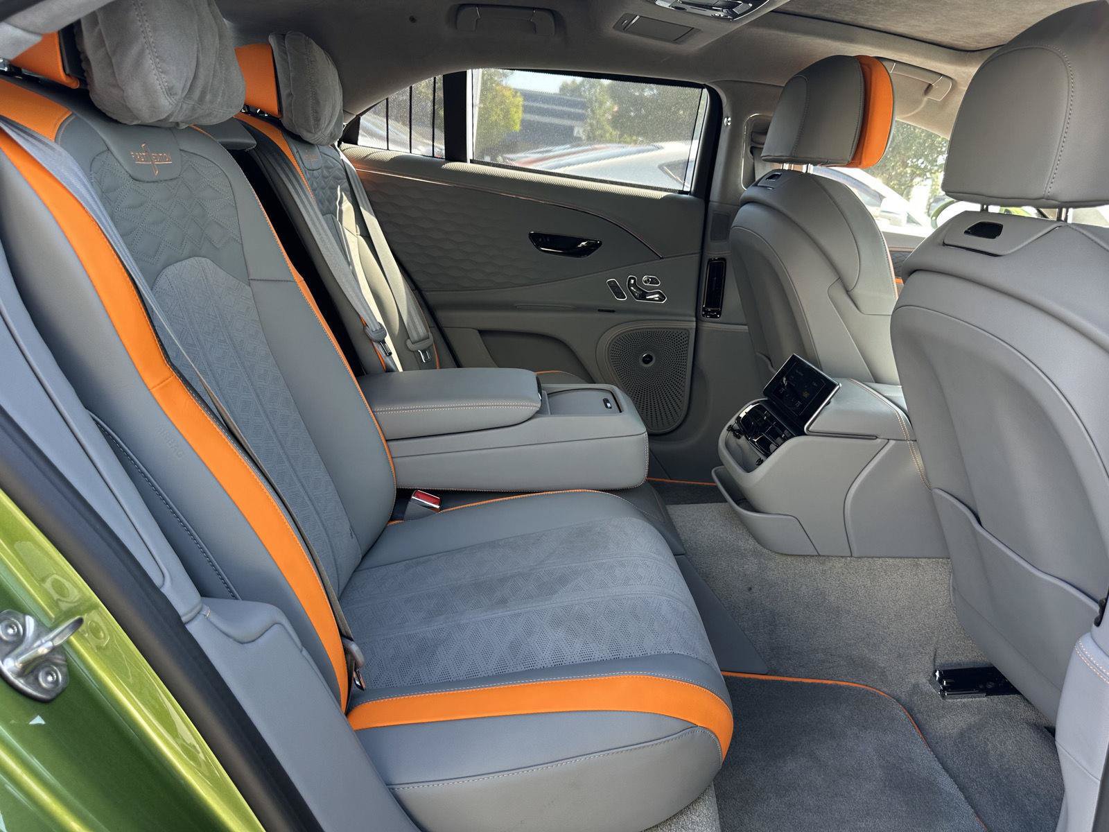 New 2025 Bentley Flying Spur Plug-In Hybrid AWD/4WD image 26