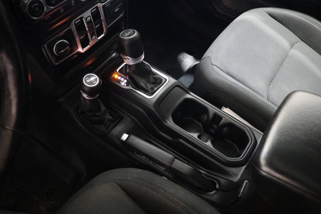 Used 2020 Jeep Wrangler Unlimited Sport AWD/4WD image 30