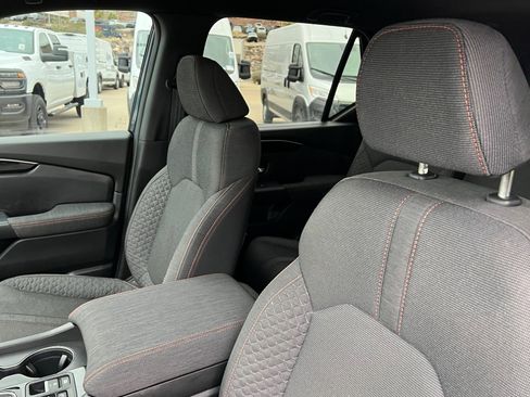 Used 2023 Honda Pilot Sport image 17