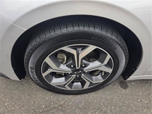 Used 2021 Kia Forte LXS FWD image 11