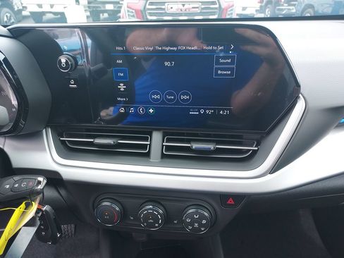 New 2026 Chevrolet Trax LS w/ LS Convenience Package FWD image 21
