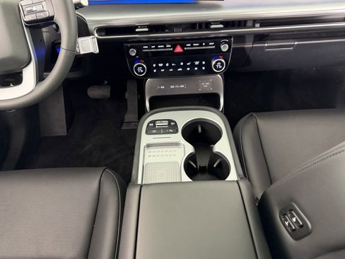 Used 2026 Hyundai Ioniq 9 SEL image 16