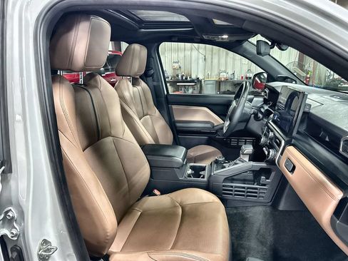 Used 2025 Toyota 4Runner Limited w/ Tow Technology Package AWD/4WD image 31