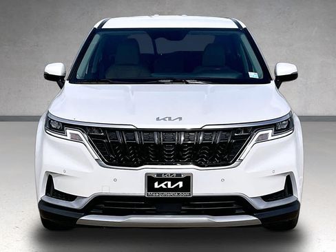 Used 2023 Kia Carnival EX FWD image 6