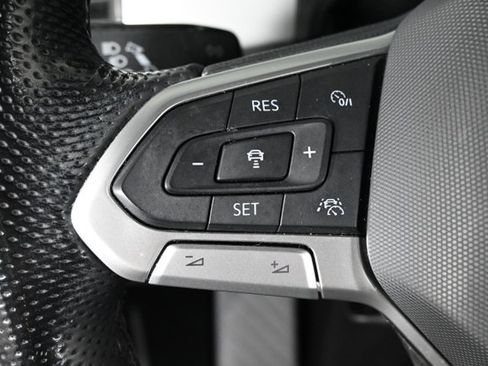 Certified 2022 Volkswagen Atlas Cross Sport SEL Premium R-Line image 24