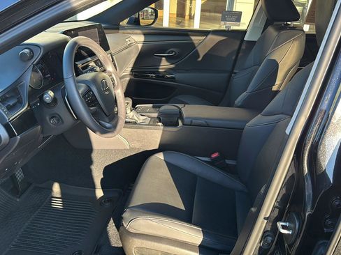 Certified 2022 Lexus ES 350 w/ Premium Package image 8