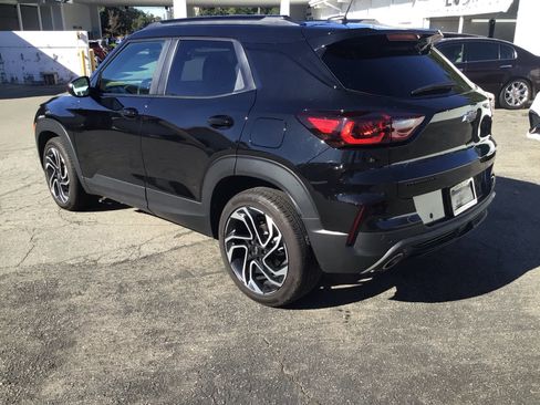 Used 2025 Chevrolet TrailBlazer RS w/ Driver Confidence Package image 3