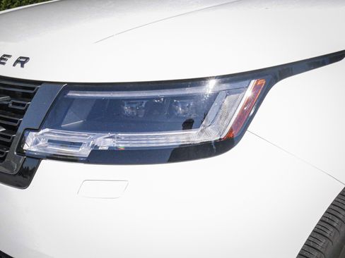 Used 2023 Land Rover Range Rover SE AWD/4WD image 6