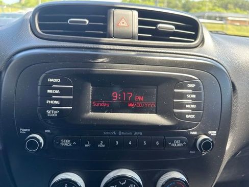 Used 2016 Kia Soul FWD image 15