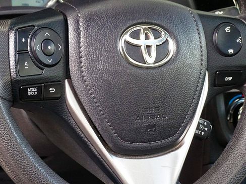 Used 2014 Toyota Corolla LE FWD image 18