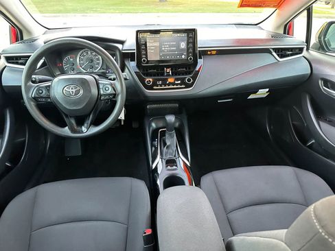 Used 2020 Toyota Corolla LE image 18