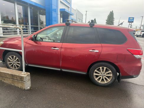 Used 2015 Nissan Pathfinder S AWD/4WD image 6
