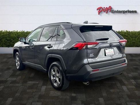 Used 2025 Toyota RAV4 XLE w/ Convenience Package image 2