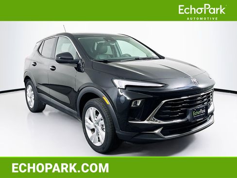 Used 2025 Buick Encore GX Preferred AWD/4WD image 1