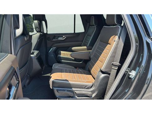 Used 2025 GMC Yukon Denali Ultimate AWD/4WD image 13