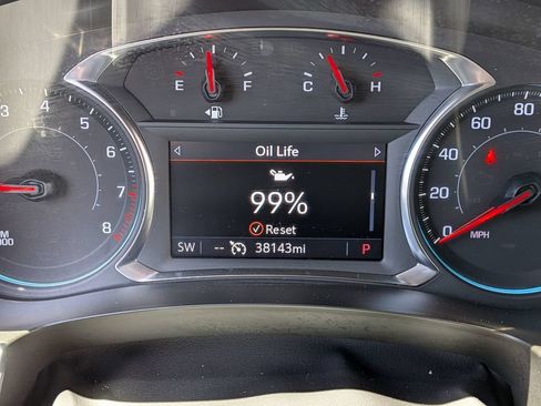 Used 2023 Chevrolet Traverse LT FWD image 33