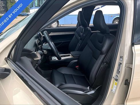 Used 2025 Volvo EX90 Plus AWD/4WD image 31