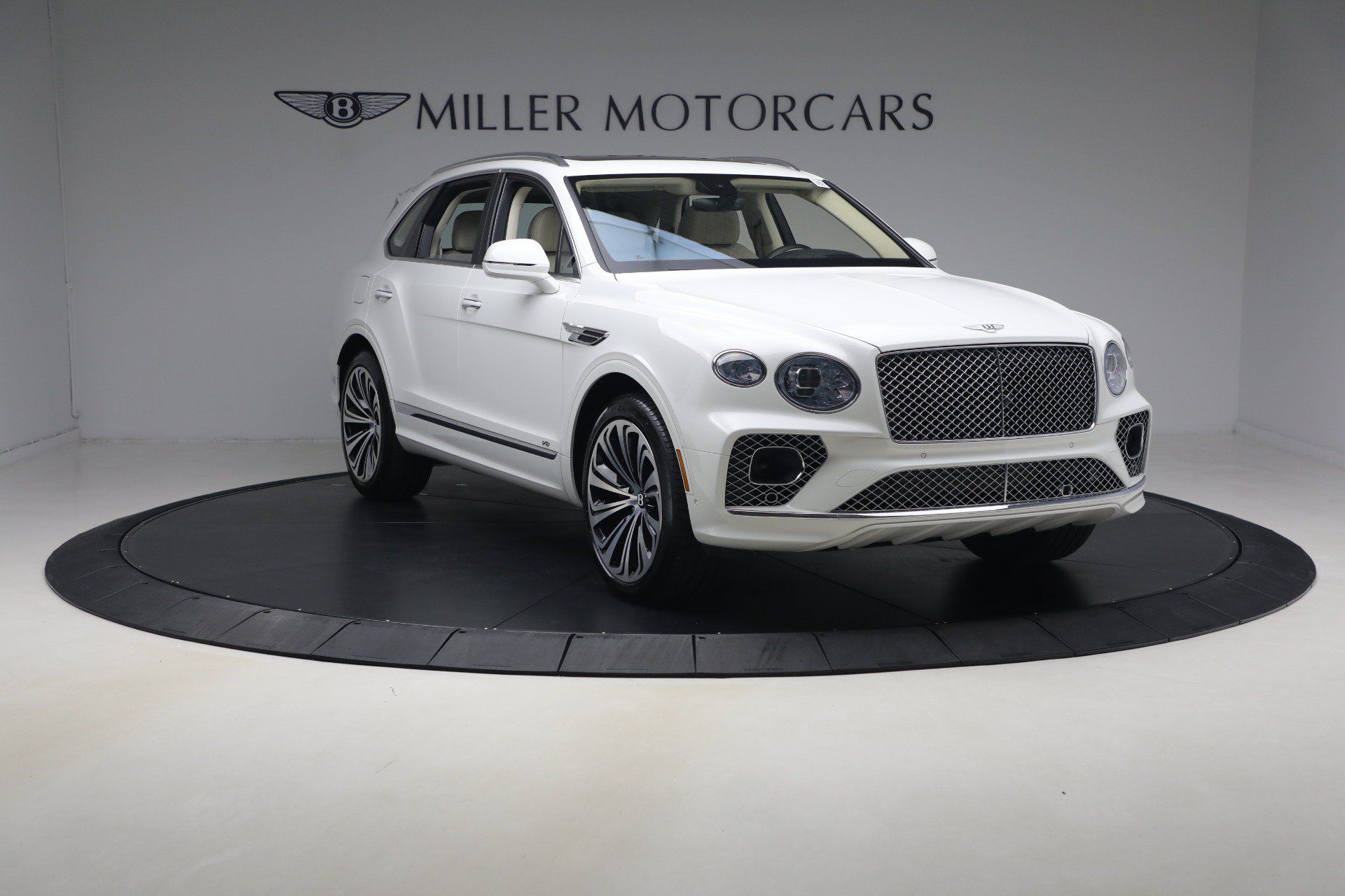 Certified 2022 Bentley Bentayga AWD/4WD image 11