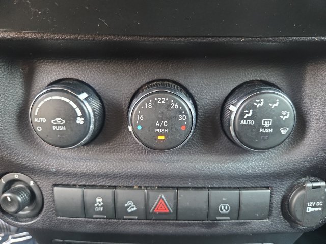 Used 2016 Jeep Wrangler Unlimited Sahara w/ Dual Top Group AWD/4WD image 23