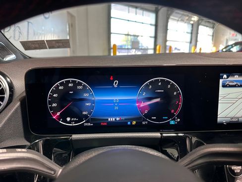 Certified 2025 Mercedes-Benz GLA 250 4MATIC image 9