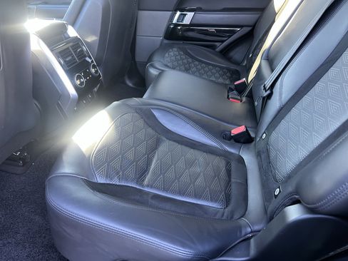 Used 2020 Land Rover Range Rover Sport SVR image 32