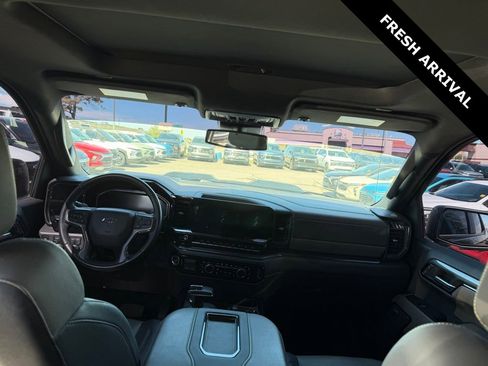 Used 2022 Chevrolet Silverado 1500 ZR2 image 8