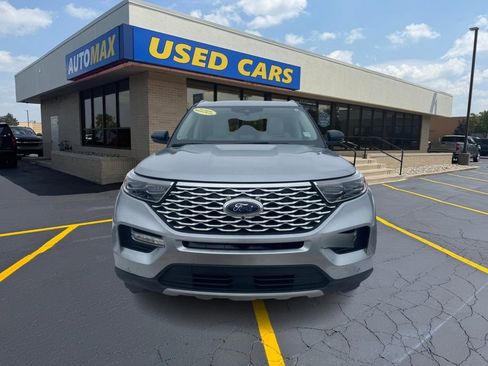 Used 2023 Ford Explorer Platinum w/ Technology Package image 3