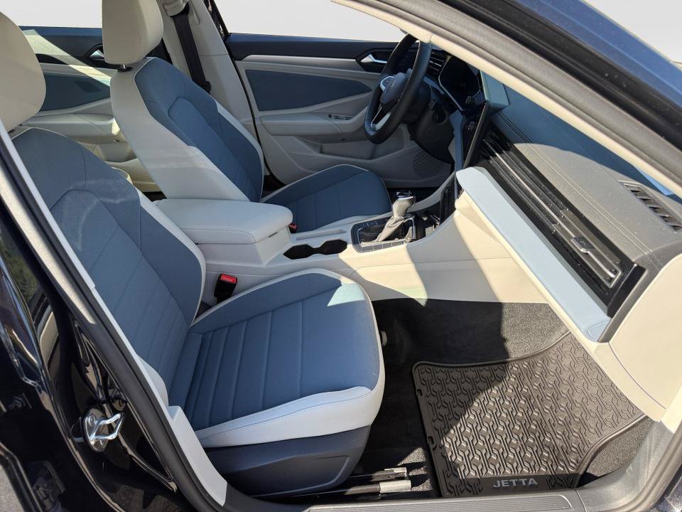 Certified 2026 Volkswagen Jetta SE FWD image 28