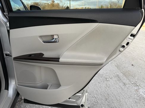 Used 2009 Toyota Venza AWD V6 4dr Crossover image 15