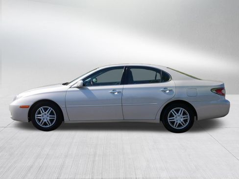 Used 2002 Lexus ES 330 FWD image 4