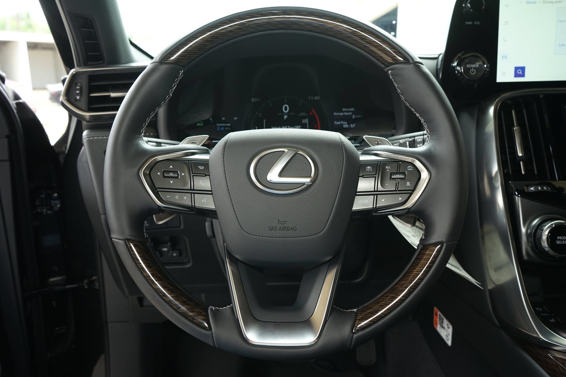 Used 2026 Lexus LX 700h Ultra Luxury w/ Accessory Package (Z1) AWD/4WD image 11