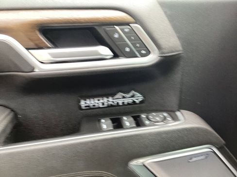Used 2025 Chevrolet Silverado 1500 High Country w/ Z71 Off-Road Package image 25