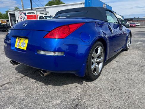 Used 2006 Nissan 350Z Touring RWD image 3
