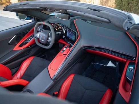 Used 2024 Chevrolet Corvette Stingray Premium Conv w/ 3LT image 29