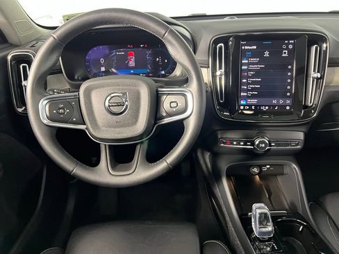 Used 2023 Volvo XC40 B5 Plus w/ Protection Package Premier image 14
