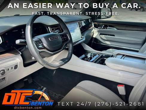 Used 2025 Jeep Grand Wagoneer 4WD image 12