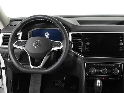 Certified 2023 Volkswagen Atlas SE FWD image 3