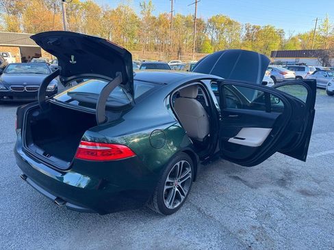 Used 2017 Jaguar XE Premium image 9