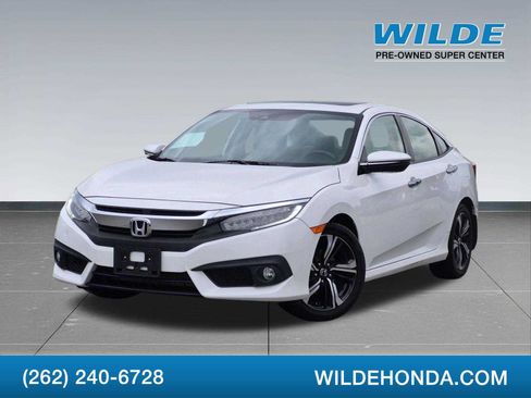 Used 2018 Honda Civic Touring image 1