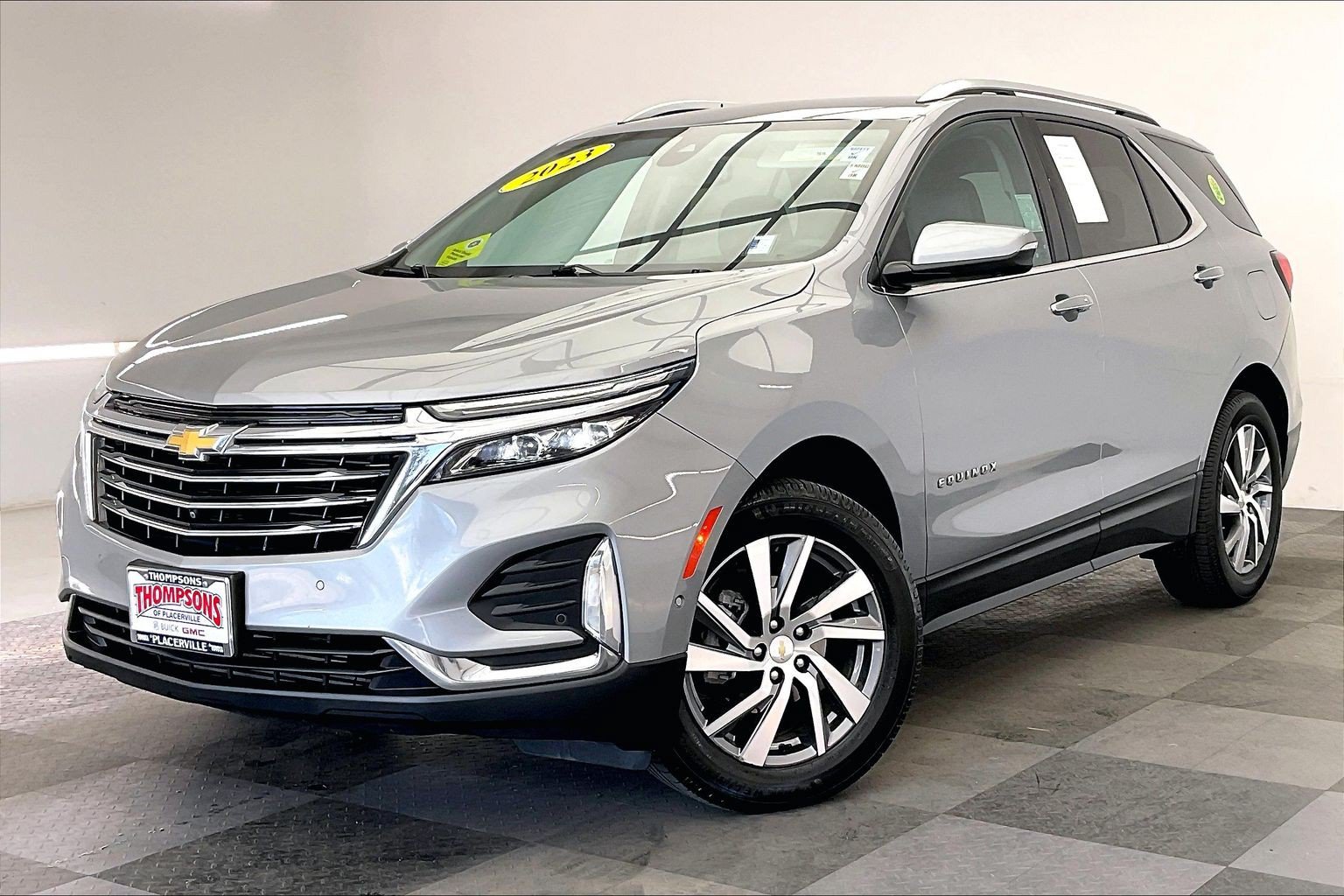 Used 2023 Chevrolet Equinox Premier AWD/4WD image 12