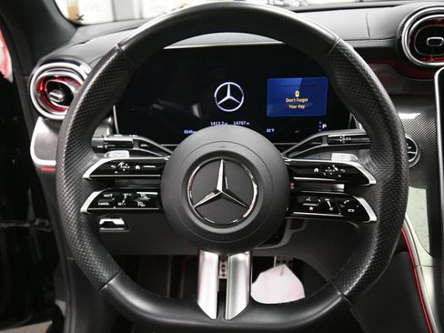 Used 2025 Mercedes-Benz GLC 300 4MATIC image 13