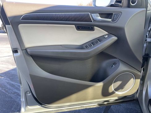 Used 2016 Audi Q5 2.0T Premium Plus w/ Technology Package image 16