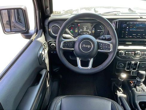 Used 2024 Jeep Wrangler Unlimited Sahara w/ Technology Group AWD/4WD image 14