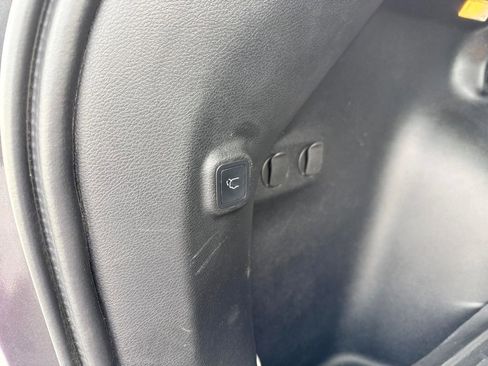 Used 2020 Jeep Cherokee Limited image 11