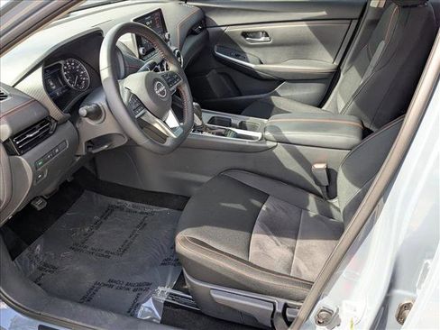 Certified 2025 Nissan Sentra SR FWD image 15