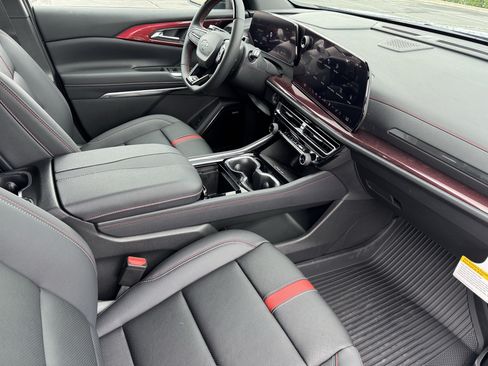 New 2026 Chevrolet Traverse RS w/ LPO, Floor Liner Package AWD/4WD image 22